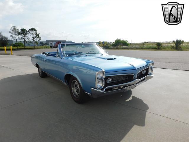 Photo of 1967 Blue Pontiac GTO