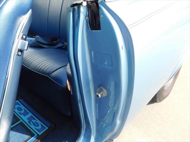 Photo of 1967 Blue Pontiac GTO