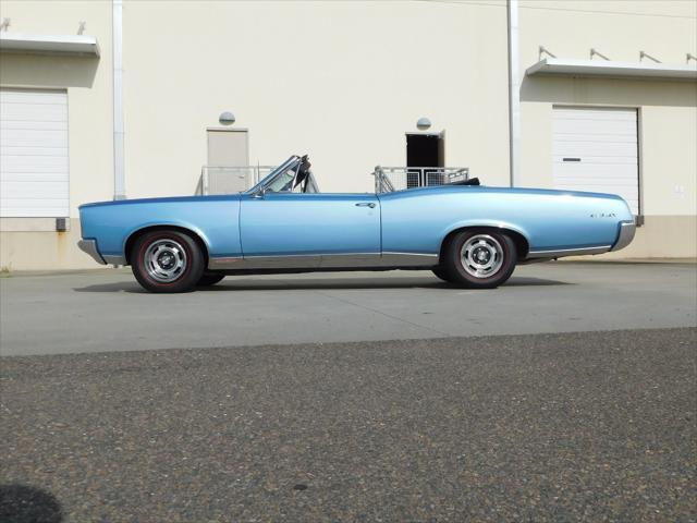 Photo of 1967 Blue Pontiac GTO