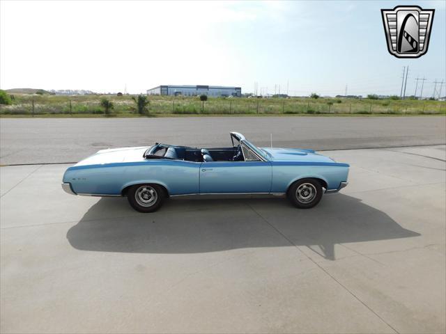 Photo of 1967 Blue Pontiac GTO
