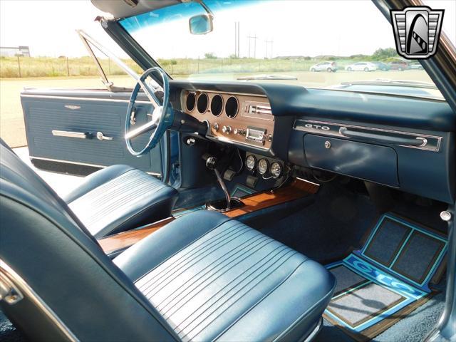 Photo of 1967 Blue Pontiac GTO