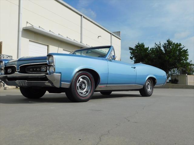 Photo of 1967 Blue Pontiac GTO