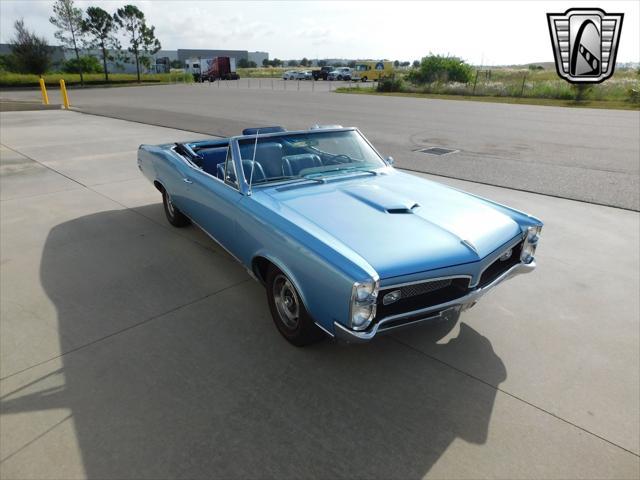 Photo of 1967 Blue Pontiac GTO