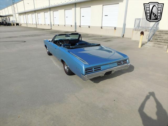 Photo of 1967 Blue Pontiac GTO