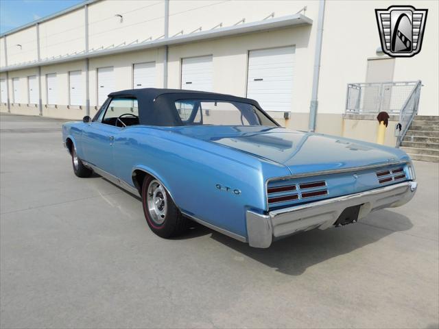 Photo of 1967 Blue Pontiac GTO