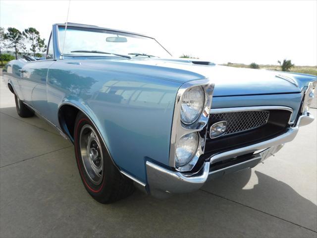Photo of 1967 Blue Pontiac GTO
