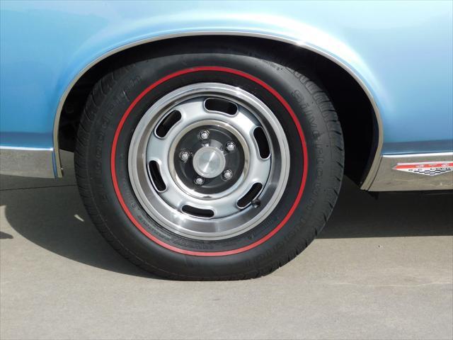 Photo of 1967 Blue Pontiac GTO