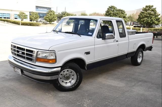 Photo of 1995 White Ford F-150