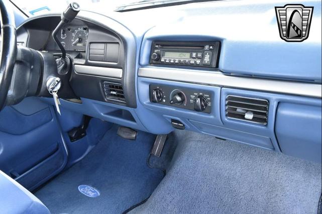 Photo of 1995 White Ford F-150