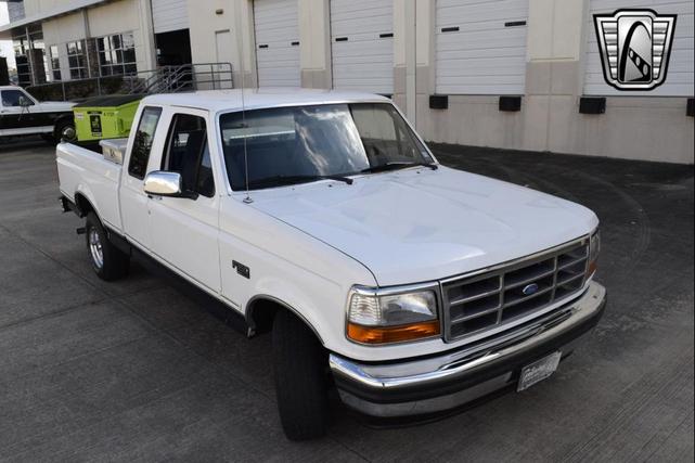 Photo of 1995 White Ford F-150
