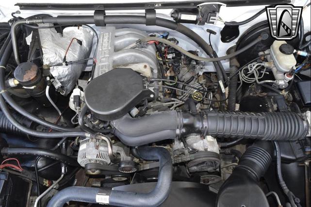 Photo of 1995 White Ford F-150