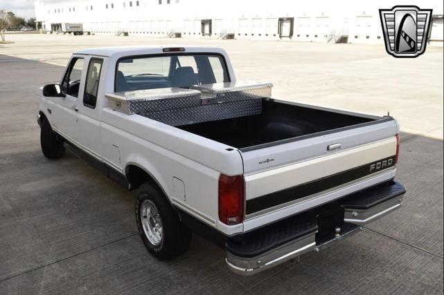 Photo of 1995 White Ford F-150