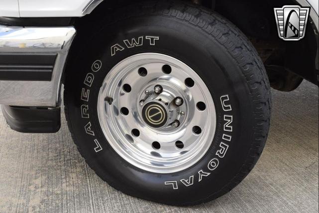 Photo of 1995 White Ford F-150