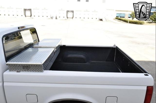 Photo of 1995 White Ford F-150