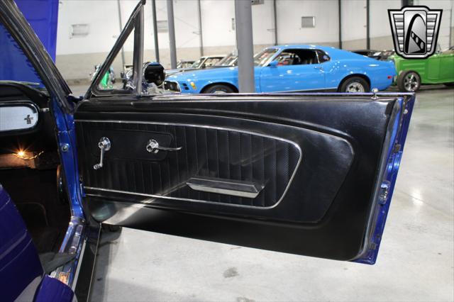 Photo of 1965 Blue Ford Mustang