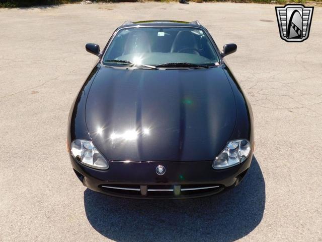 Photo of 1998 Black Jaguar XK8