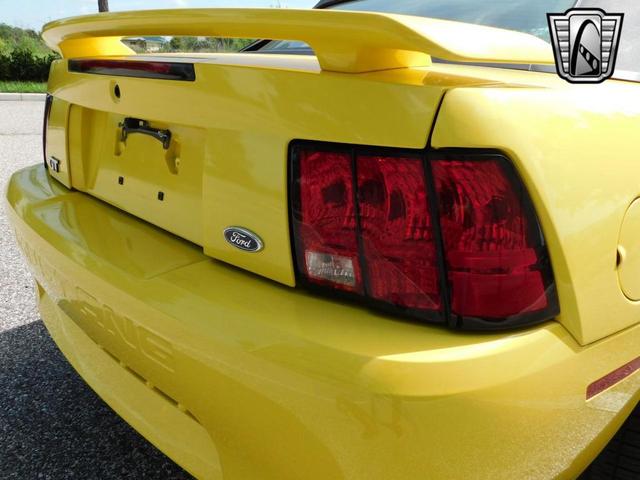 Photo of 2001 Yellow Ford Mustang