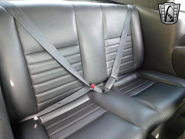 Photo of 2001 Yellow Ford Mustang