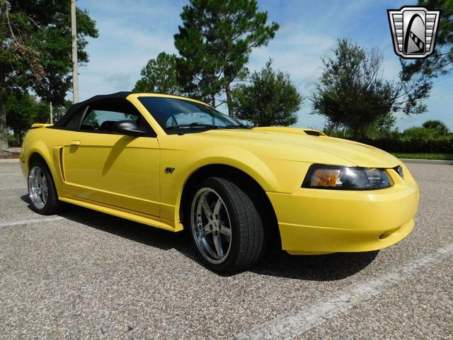 Photo of 2001 Yellow Ford Mustang