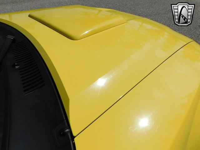 Photo of 2001 Yellow Ford Mustang
