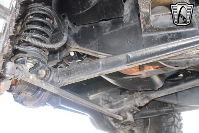 Photo of 1996 Gray Land Rover Defender