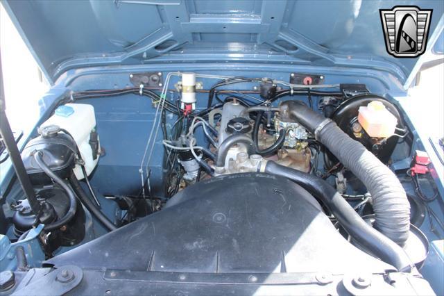Photo of 1996 Gray Land Rover Defender