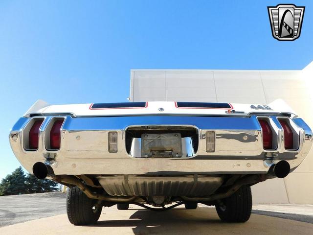 Photo of 1970 White /Black Stripes Oldsmobile 442