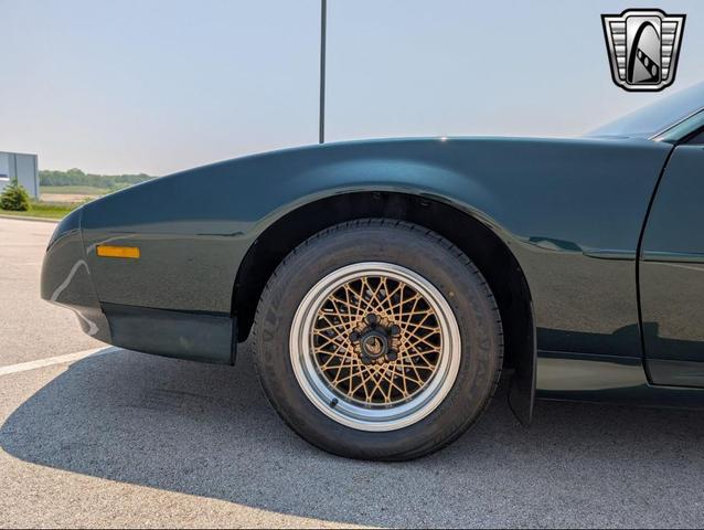 Photo of 1992 Green Pontiac Firebird