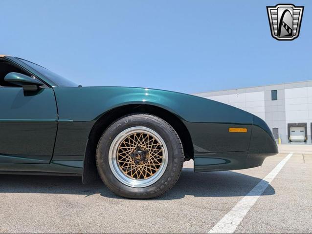 Photo of 1992 Green Pontiac Firebird
