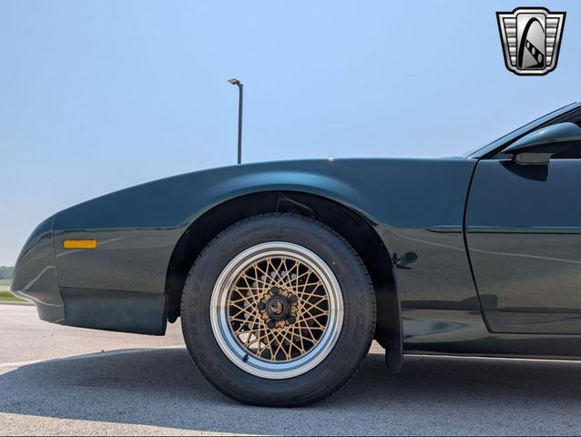 Photo of 1992 Green Pontiac Firebird