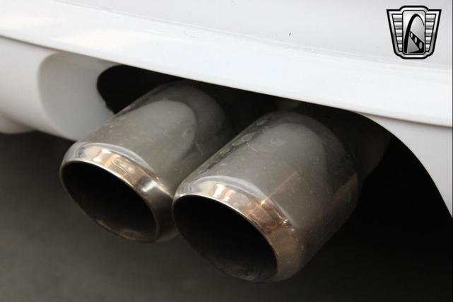 Photo of 2000 Arctic White Chevrolet Camaro