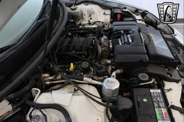 Photo of 2000 Arctic White Chevrolet Camaro