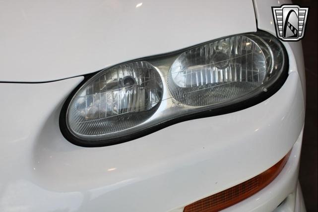Photo of 2000 Arctic White Chevrolet Camaro