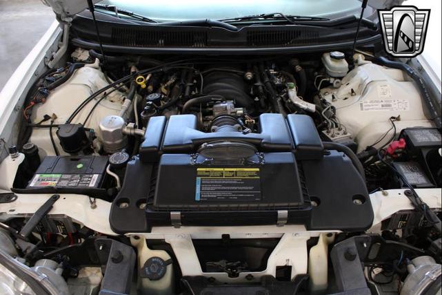 Photo of 2000 Arctic White Chevrolet Camaro
