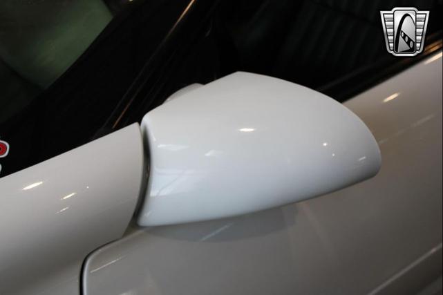 Photo of 2000 Arctic White Chevrolet Camaro
