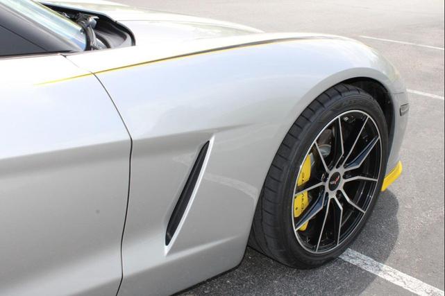 Photo of 2007 Silver Chevrolet Corvette