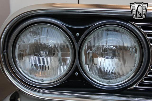 Photo of 1962 White Pontiac Tempest