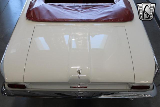 Photo of 1962 White Pontiac Tempest
