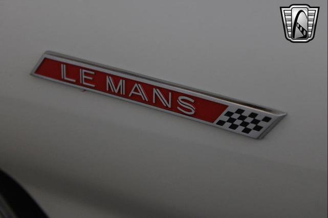 Photo of 1962 White Pontiac Tempest