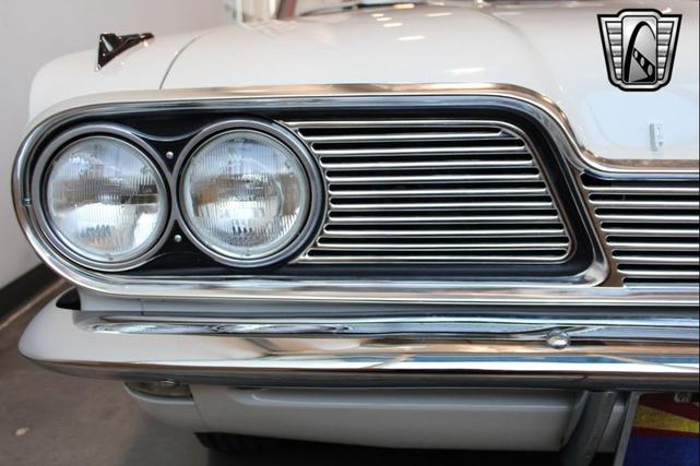 Photo of 1962 White Pontiac Tempest