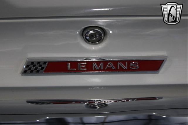 Photo of 1962 White Pontiac Tempest