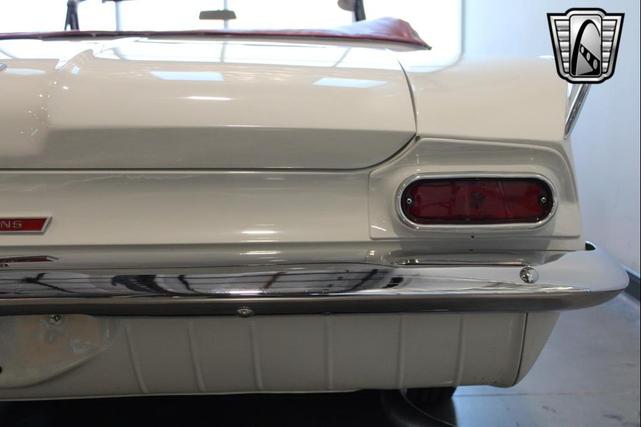 Photo of 1962 White Pontiac Tempest
