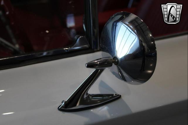 Photo of 1962 White Pontiac Tempest