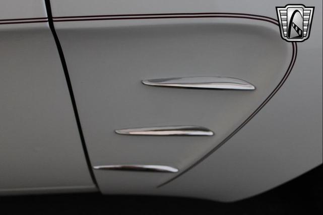 Photo of 1962 White Pontiac Tempest