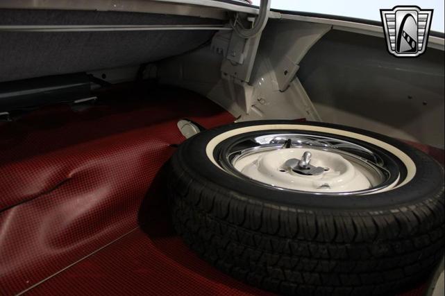 Photo of 1962 White Pontiac Tempest