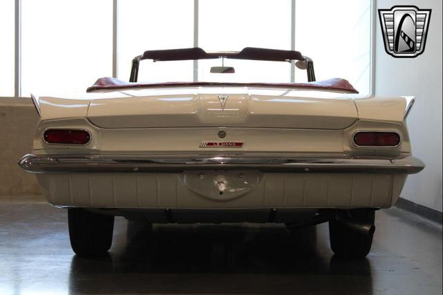Photo of 1962 White Pontiac Tempest