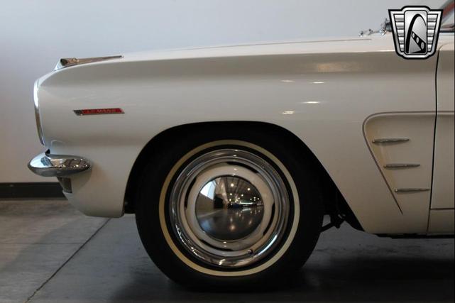 Photo of 1962 White Pontiac Tempest