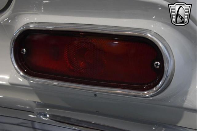 Photo of 1962 White Pontiac Tempest