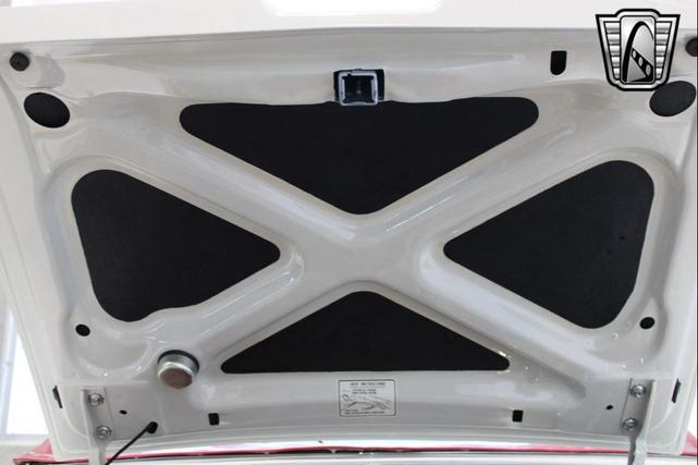 Photo of 1962 White Pontiac Tempest