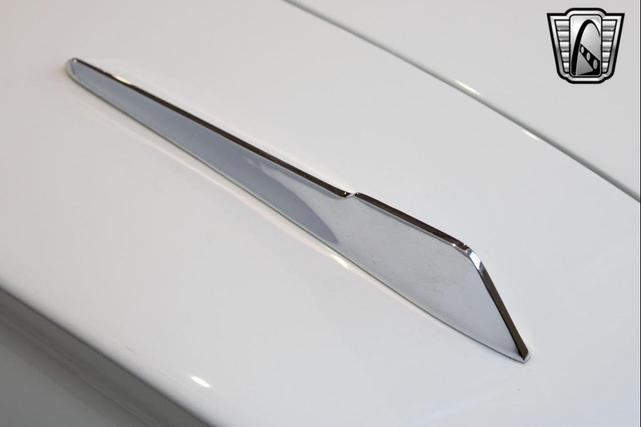 Photo of 1962 White Pontiac Tempest